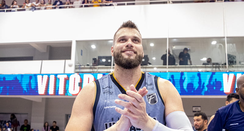 Basquete Unifacisa renova com piv&ocirc; Guilherme Hubner para a temporada 23/24