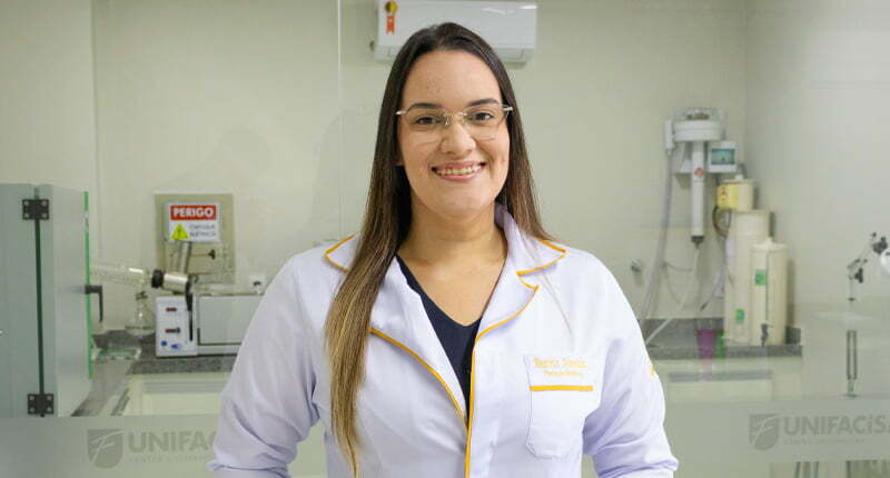 &ldquo;Curso de farm&aacute;cia da Unifacisa me proporcionou experi&ecirc;ncias maravilhosas&rdquo;, afirmou egressa rec&eacute;m-graduada