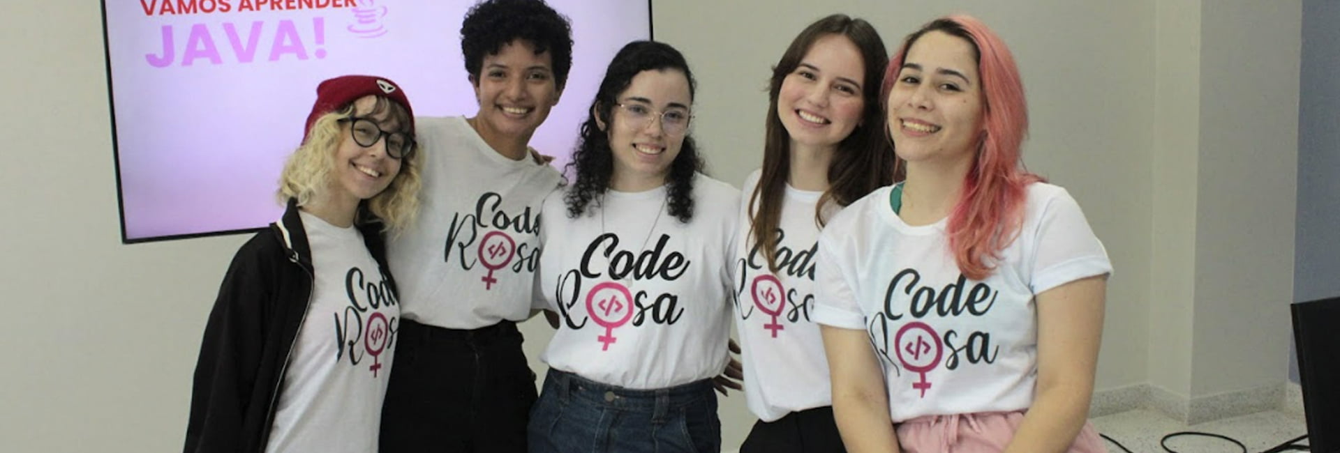 CodeRosa; Projeto de extens&atilde;o da Unifacisa destaca avan&ccedil;os, desafios e empoderamento feminino na tecnologia