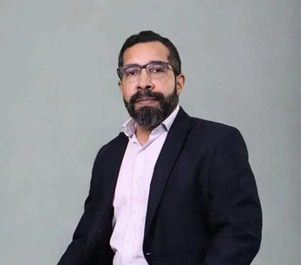 Foto do Professor Roberto Mendes