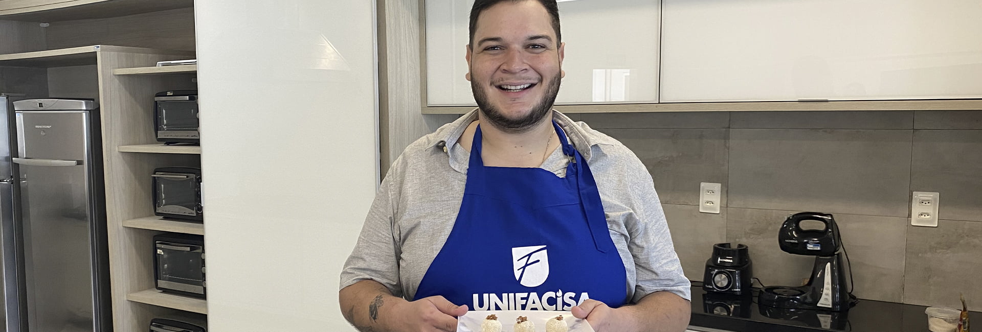 Do&ccedil;uras para o S&atilde;o Jo&atilde;o: professor do curso de Nutri&ccedil;&atilde;o ensina como fazer dois doces para compor a mesa junina