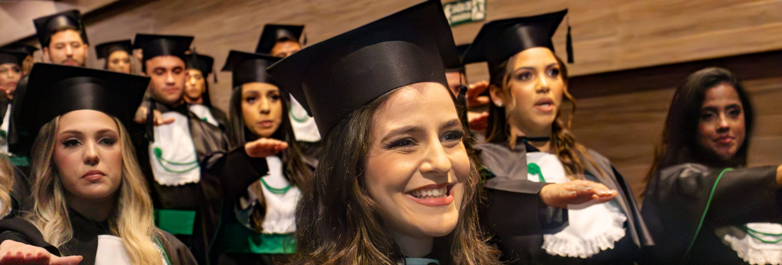 Cola&ccedil;&atilde;o de grau de Medicina: confira datas e onde pegar sua beca&nbsp;
