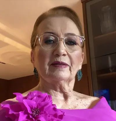 Foto do Professor Lucia Ribeiro