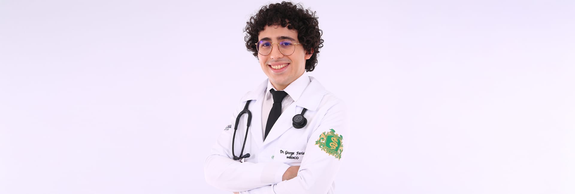 Egresso do curso de Medicina da Unifacisa se destaca com tr&ecirc;s not&aacute;veis aprova&ccedil;&otilde;es profissionais&nbsp;&nbsp;