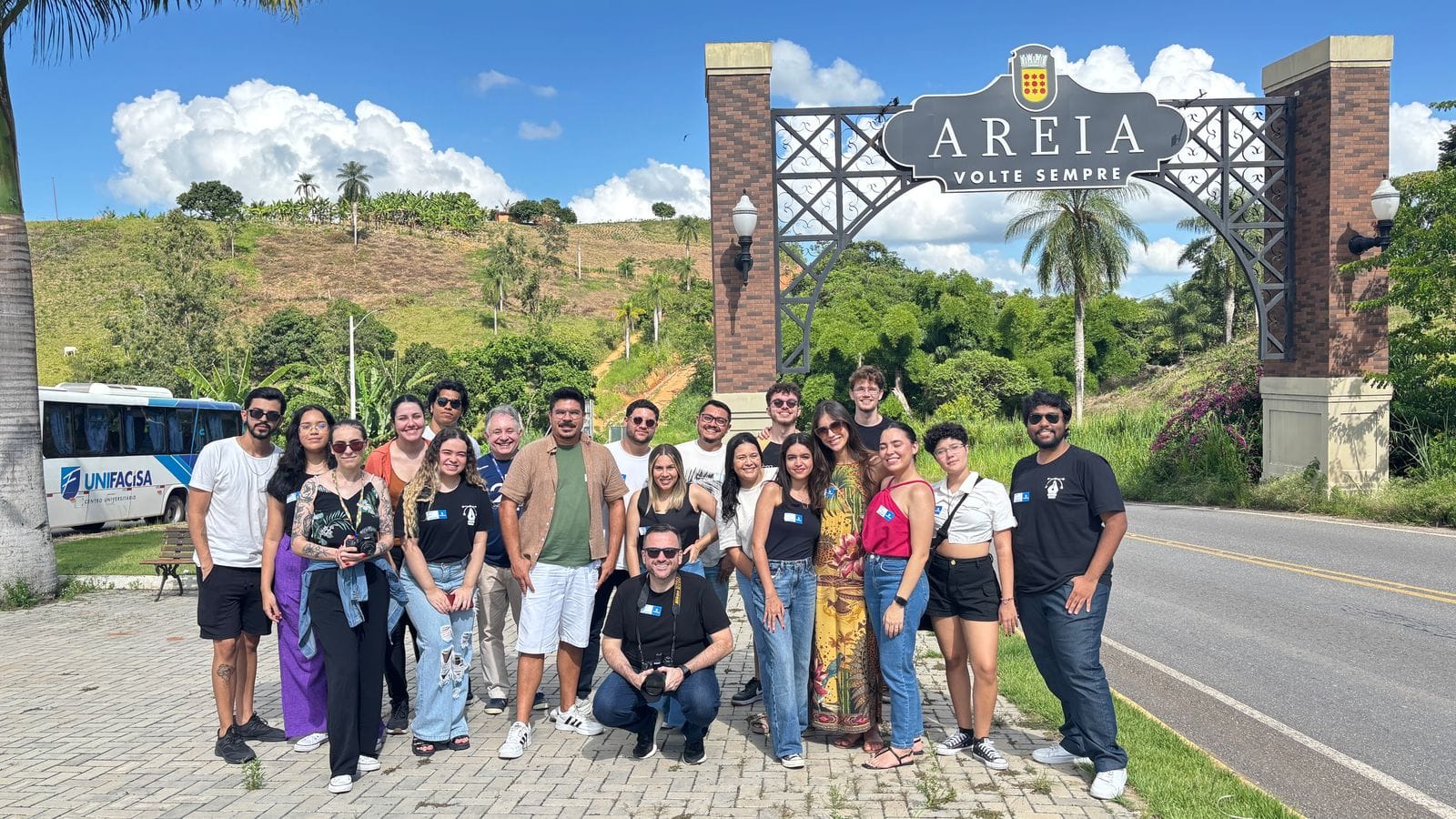 Tecnologia e patrim&ocirc;nio: alunos da Unifacisa transformam hist&oacute;ria de Areia em acervo digital&nbsp;